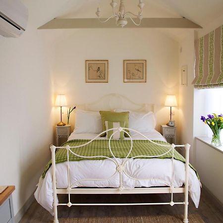 Rudgwick The Coach House Bed & Breakfast エクステリア 写真