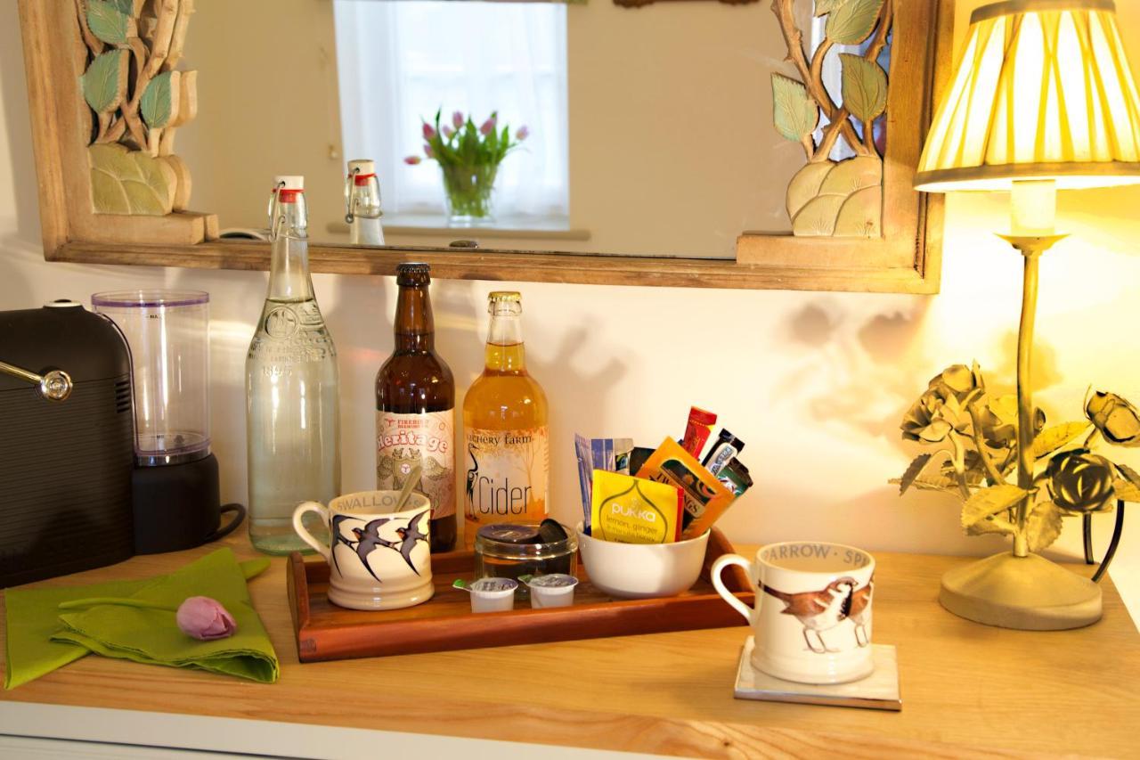 Rudgwick The Coach House Bed & Breakfast エクステリア 写真