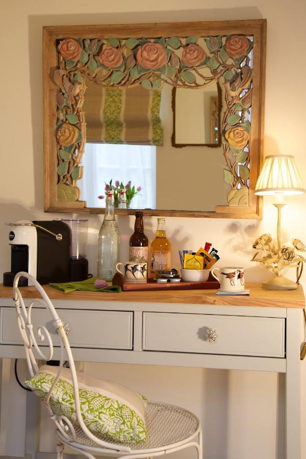 Rudgwick The Coach House Bed & Breakfast エクステリア 写真