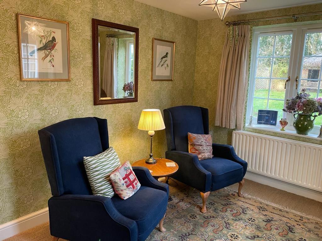 Rudgwick The Coach House Bed & Breakfast エクステリア 写真